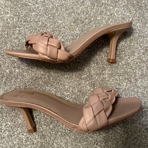 Mix No. 6 tan/nude kitten heels